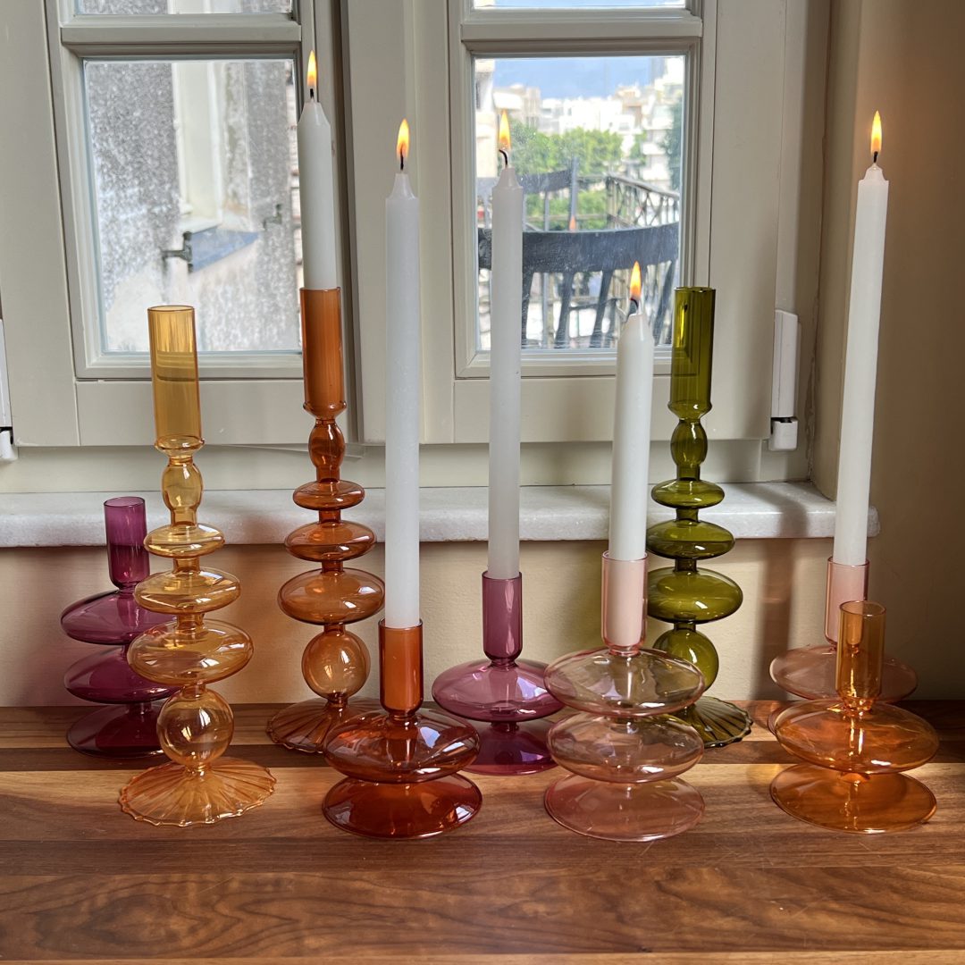 לא רק לנרות שבת – פמוטים הם אביזר משלים נהדר לנרות