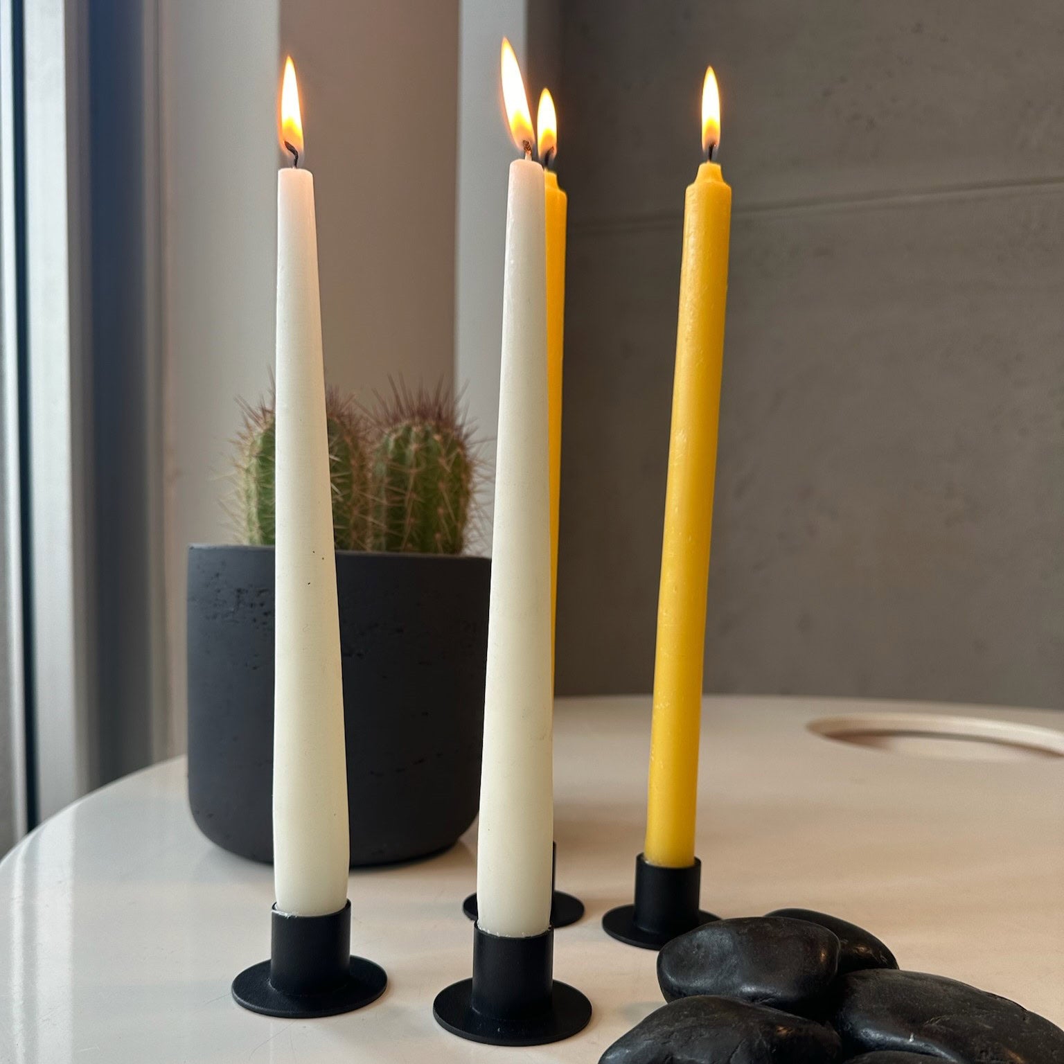 סט 4 פמוטי שולחן שחורים מתכת