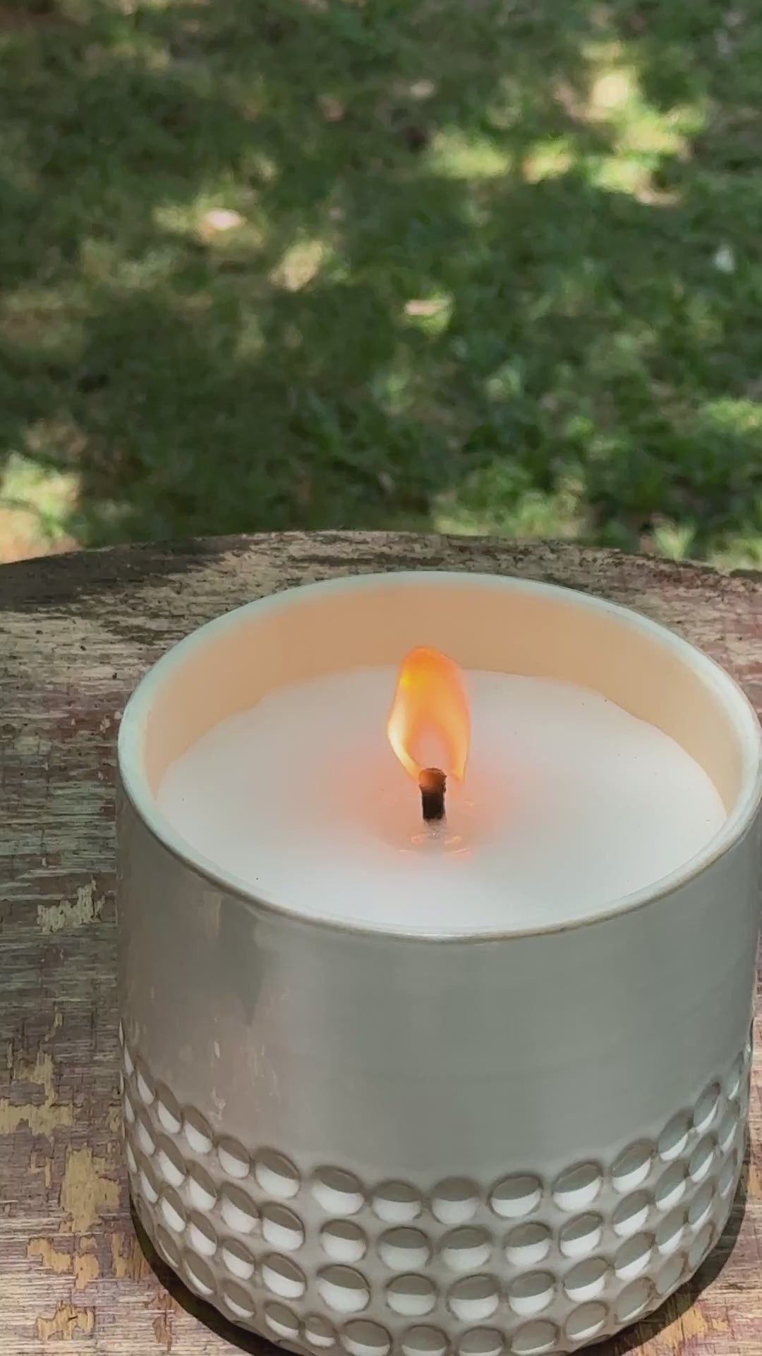 טעינת וידאו: נר ציטרונלה בכלי קרמיקה גלוס