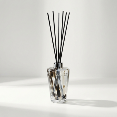 מפיץ ריח מנומר שחור לבן